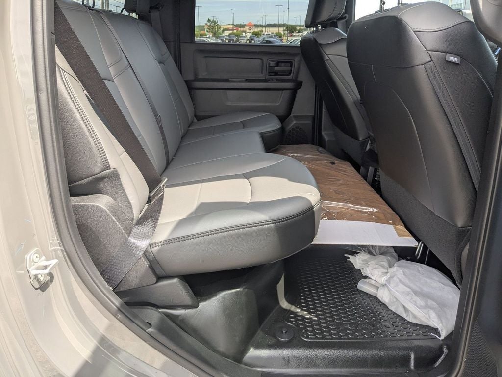 2026 RAM Ram 3500 RAM 3500 TRADESMAN CREW CAB 4X4 6'4' BOX