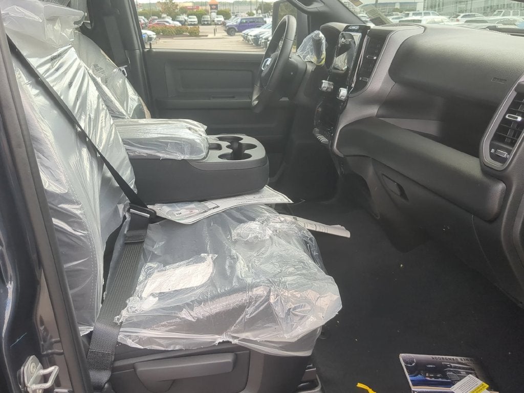 2027 RAM Ram 2500 RAM 2500 TRADESMAN CREW CAB 4X4 6'4' BOX