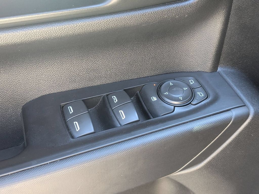 2020 Chevrolet Silverado 1500 2WD Crew Cab Standard Bed Custom