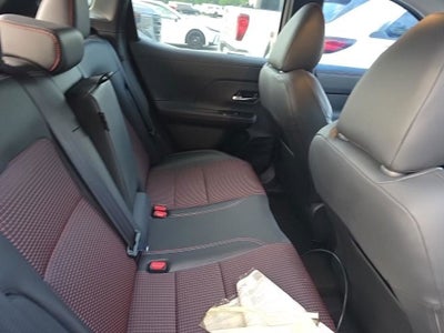 2025 Nissan Kicks SR FWD