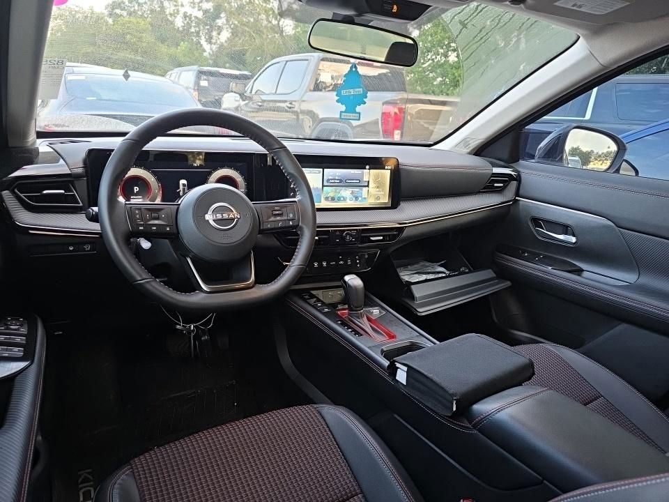 2025 Nissan Kicks SR FWD