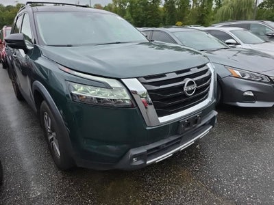 2022 Nissan Pathfinder SL 4WD