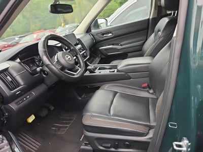 2022 Nissan Pathfinder SL 4WD