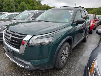 2022 Nissan Pathfinder SL 4WD