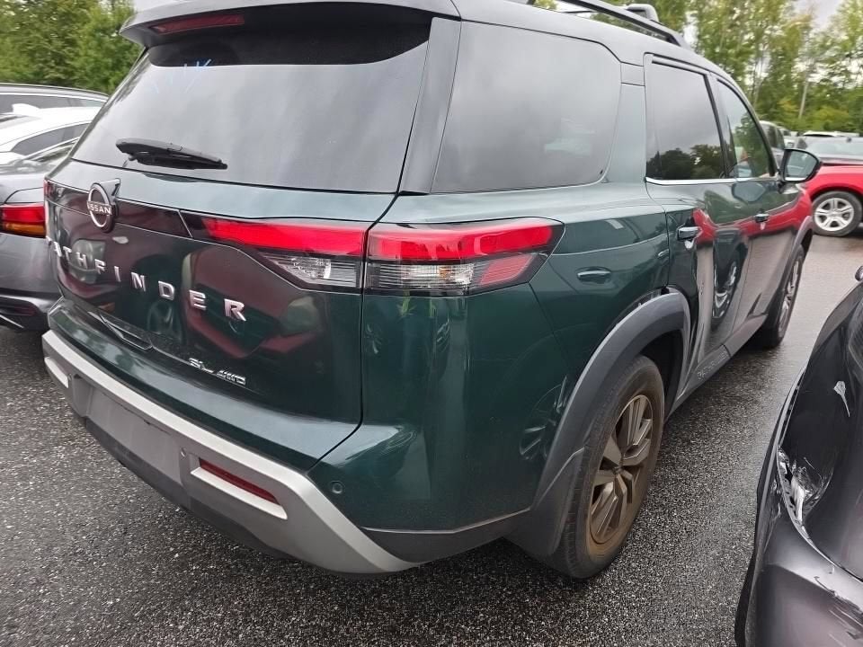 2022 Nissan Pathfinder SL 4WD