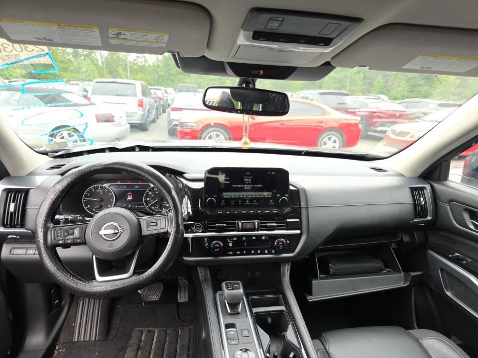 2022 Nissan Pathfinder SL 4WD