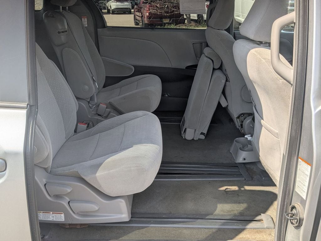 2018 Toyota Sienna LE 7 Passenger