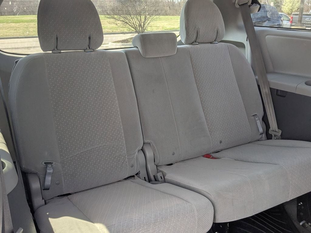 2018 Toyota Sienna LE 7 Passenger