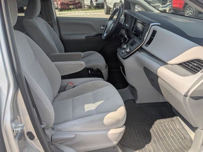 2018 Toyota Sienna LE 7 Passenger