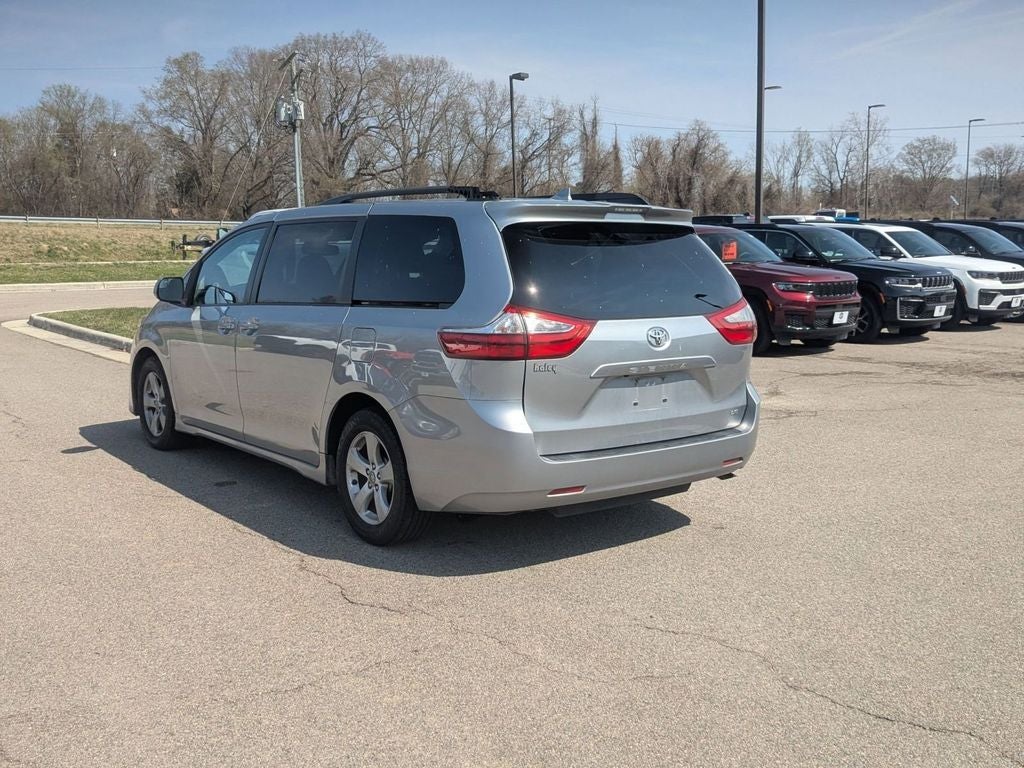 2018 Toyota Sienna LE 7 Passenger