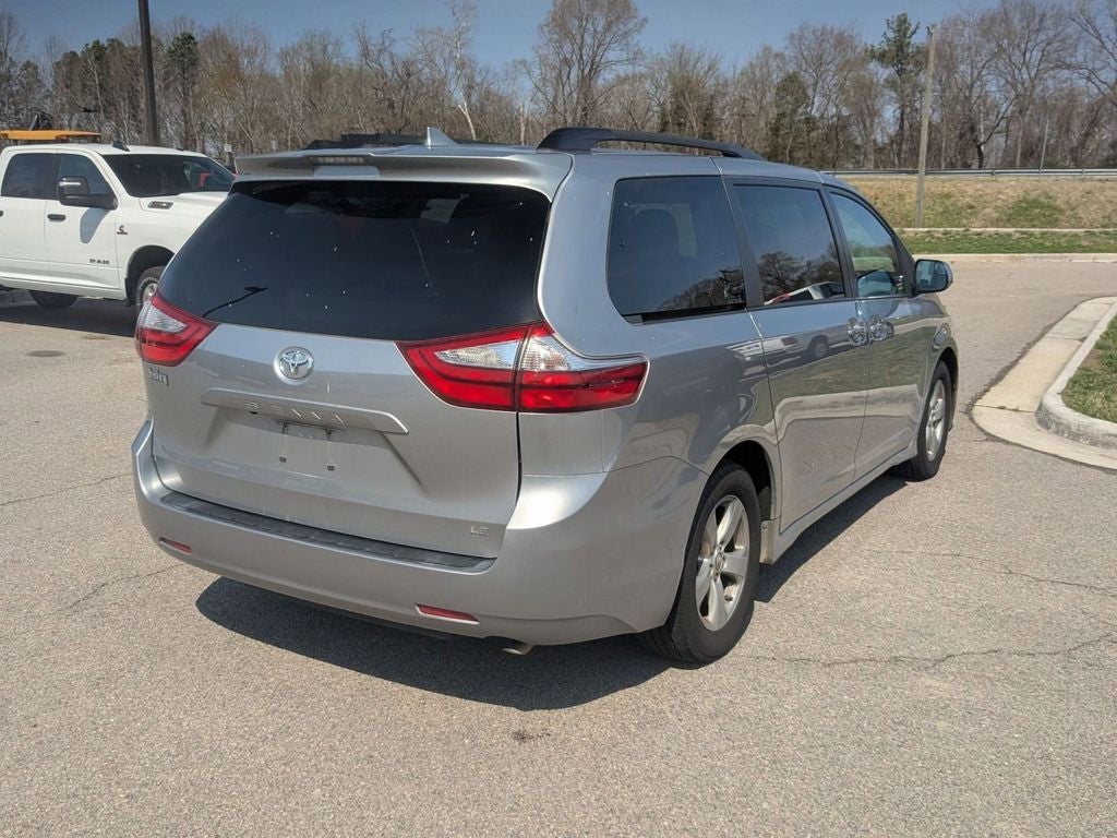 2018 Toyota Sienna LE 7 Passenger