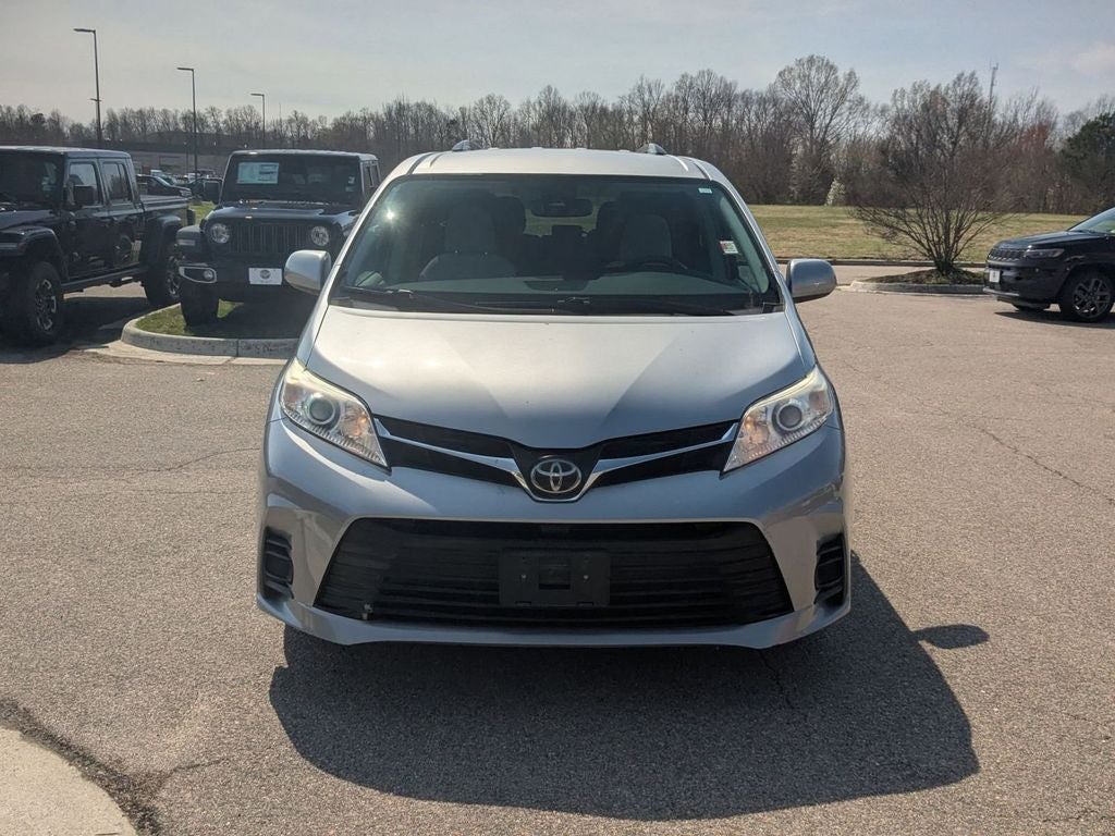 2018 Toyota Sienna LE 7 Passenger