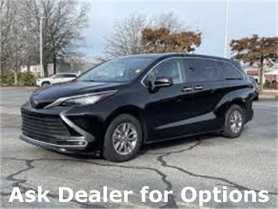 2018 Toyota Sienna LE 8 Passenger