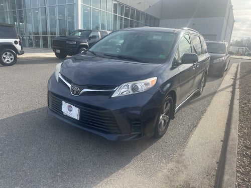 2018 Toyota Sienna LE 7 Passenger