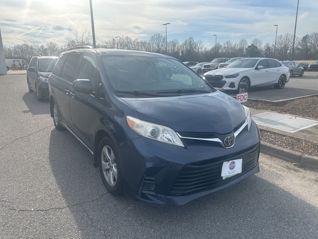 2018 Toyota Sienna LE 7 Passenger