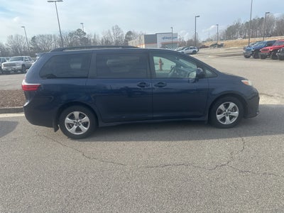 2018 Toyota Sienna LE 7 Passenger
