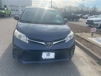 2018 Toyota Sienna LE 7 Passenger