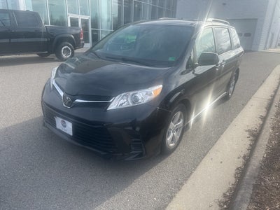 2018 Toyota Sienna LE 8 Passenger