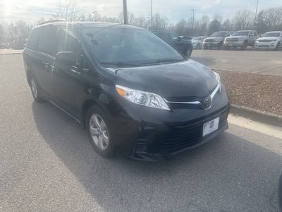 2018 Toyota Sienna LE 8 Passenger