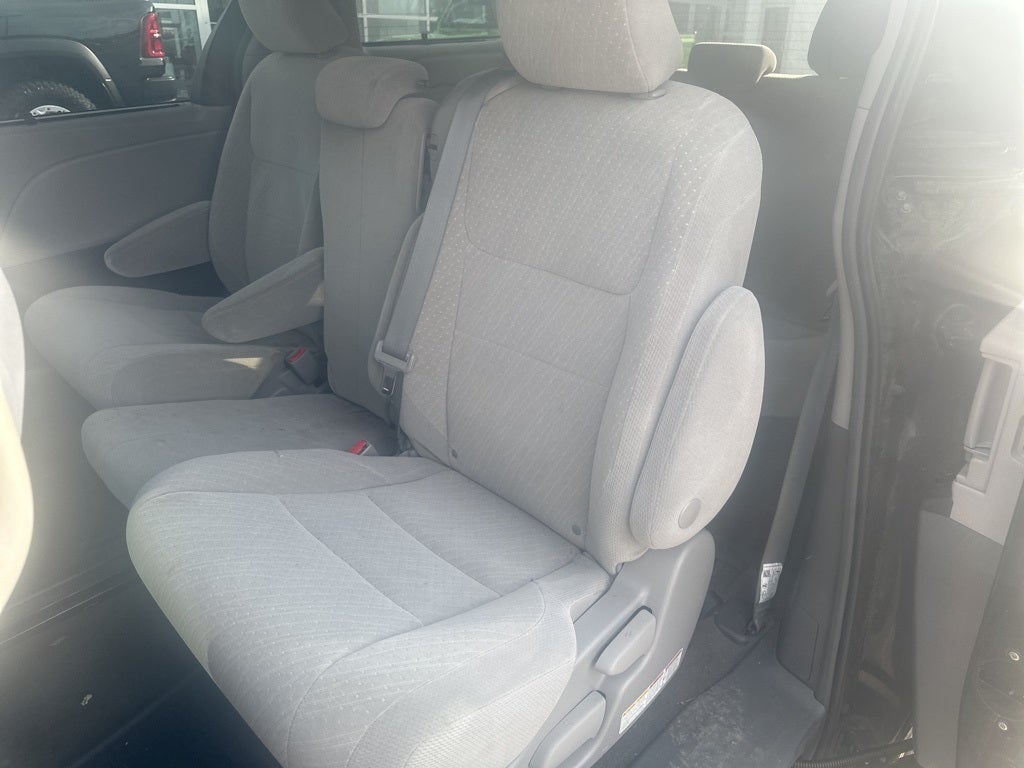 2018 Toyota Sienna LE 8 Passenger