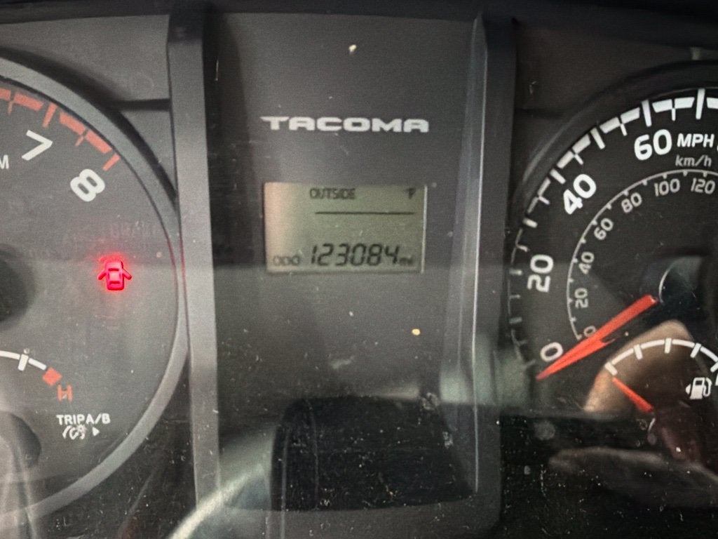 2016 Toyota Tacoma SR