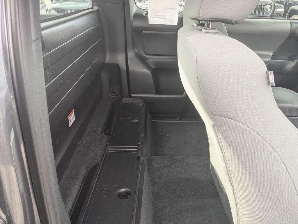 2016 Toyota Tacoma SR