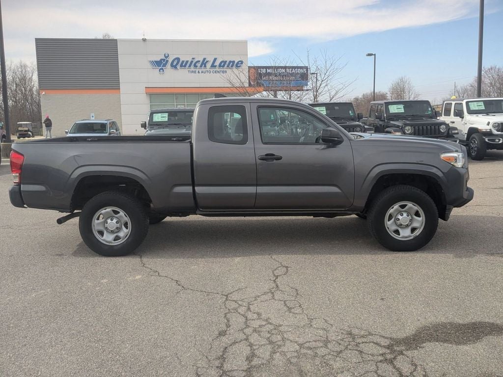2016 Toyota Tacoma SR