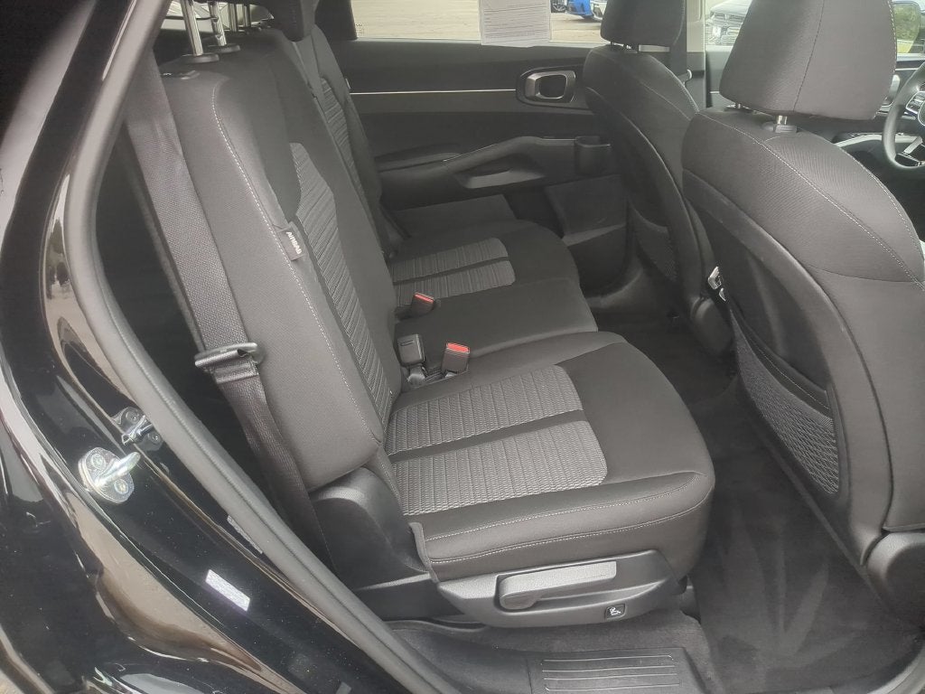 2025 Kia Sorento LX