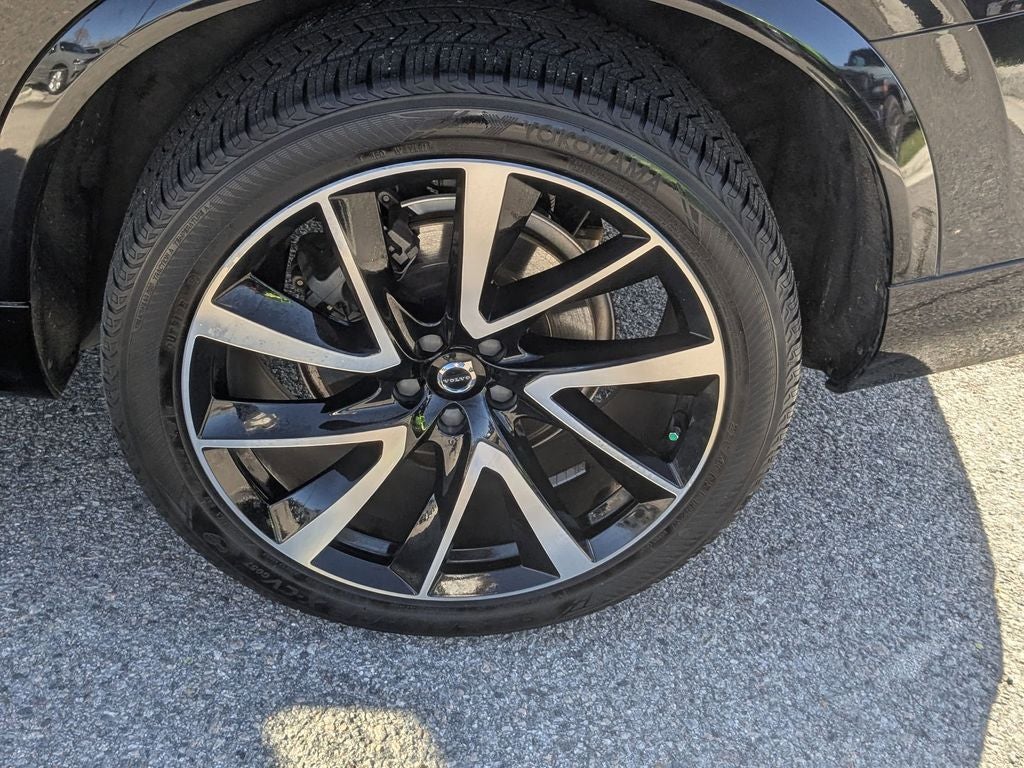 2021 Volvo XC90 T6 Momentum 7 Passenger