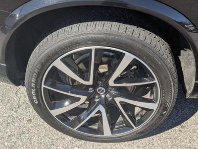 2021 Volvo XC90 T6 Momentum 7 Passenger