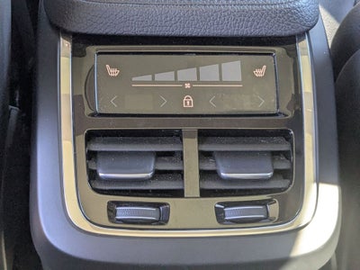 2021 Volvo XC90 T6 Momentum 7 Passenger