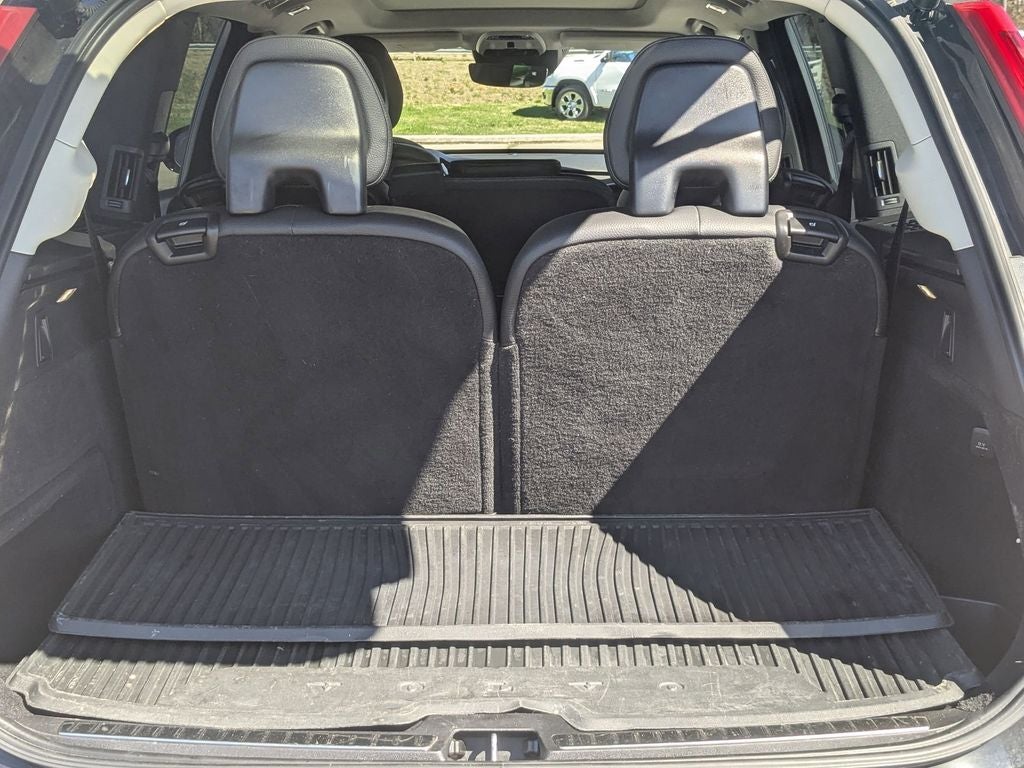 2021 Volvo XC90 T6 Momentum 7 Passenger