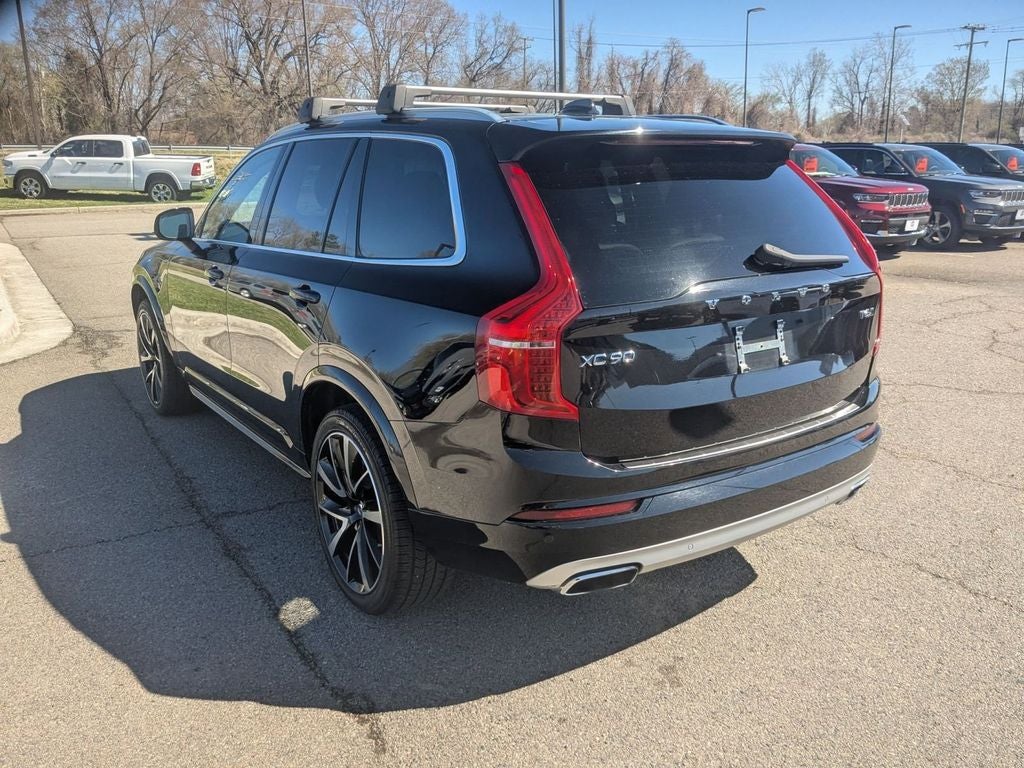 2021 Volvo XC90 T6 Momentum 7 Passenger