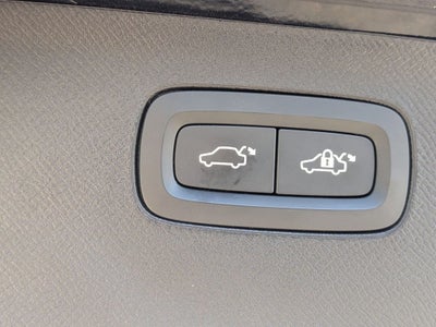 2021 Volvo XC90 T6 Momentum 7 Passenger
