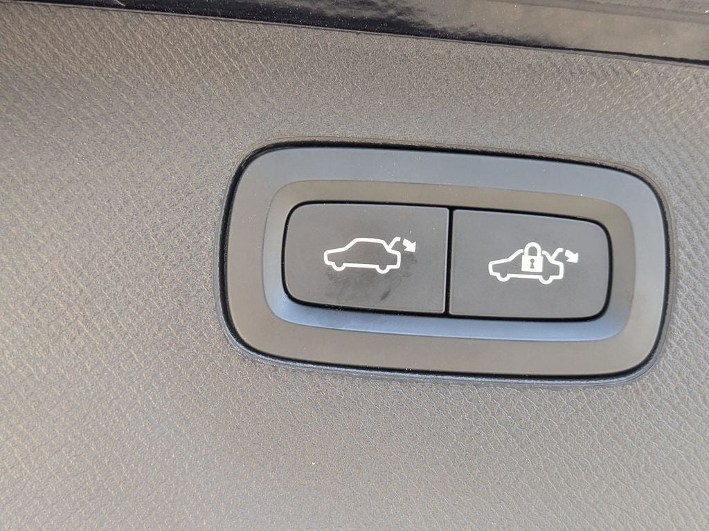 2021 Volvo XC90 T6 Momentum 7 Passenger