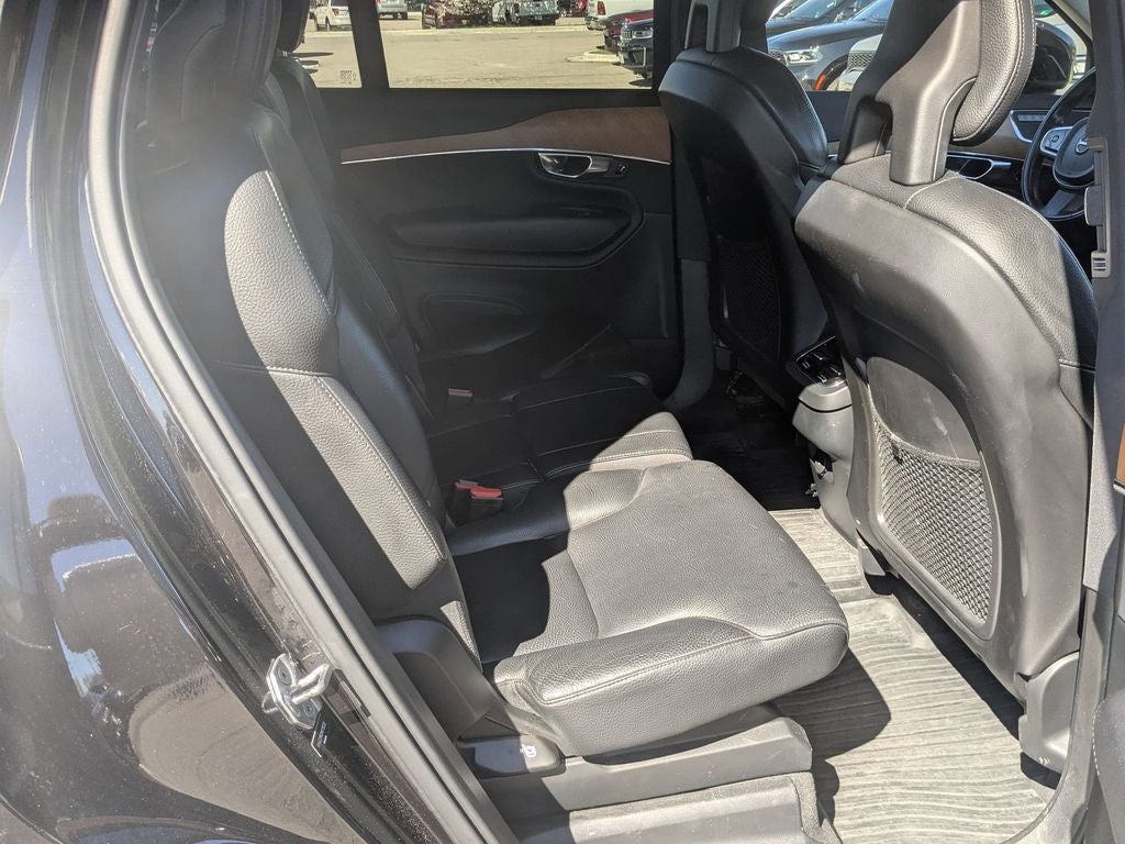 2021 Volvo XC90 T6 Momentum 7 Passenger