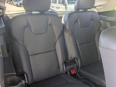 2021 Volvo XC90 T6 Momentum 7 Passenger