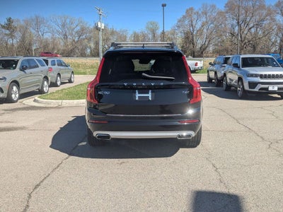 2021 Volvo XC90 T6 Momentum 7 Passenger