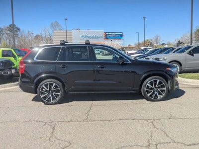 2021 Volvo XC90 T6 Momentum 7 Passenger