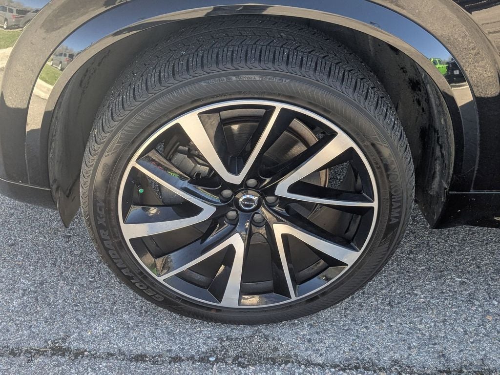 2021 Volvo XC90 T6 Momentum 7 Passenger