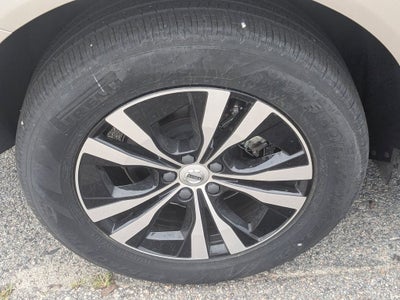 2025 Volvo XC60 B5 Core