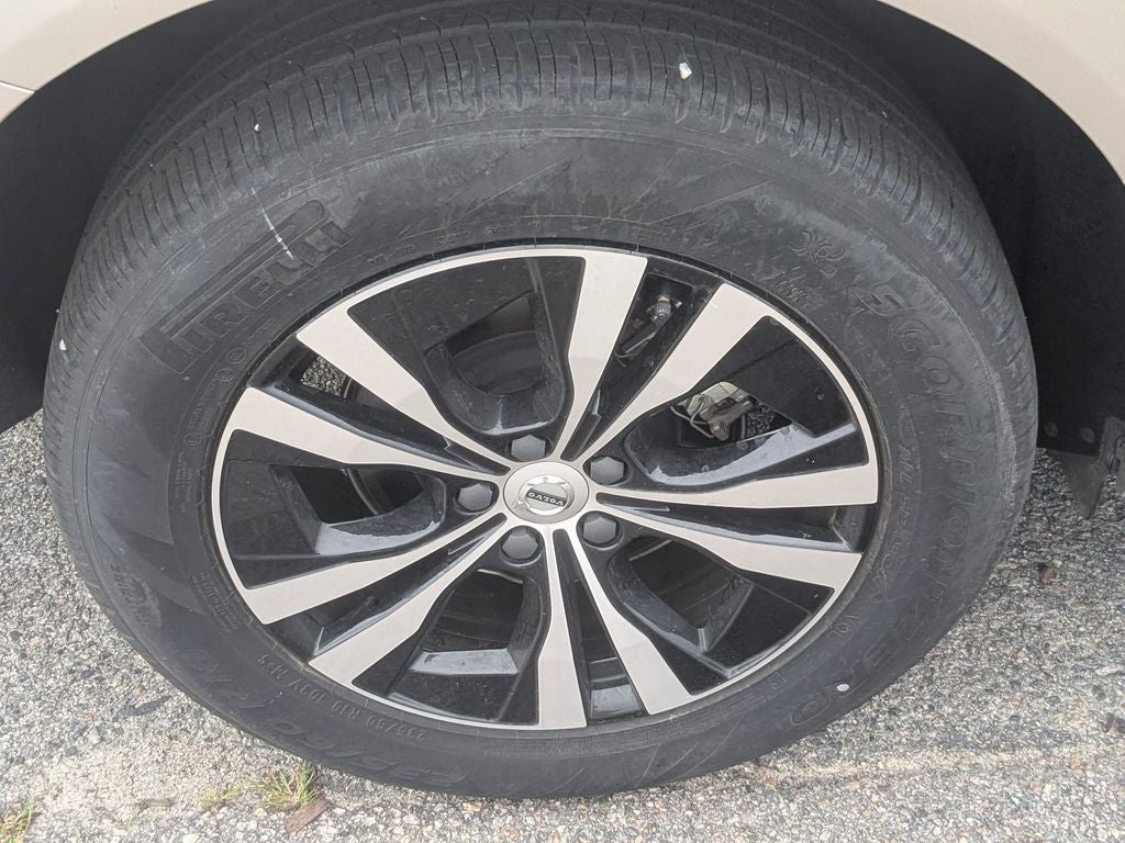 2025 Volvo XC60 B5 Core