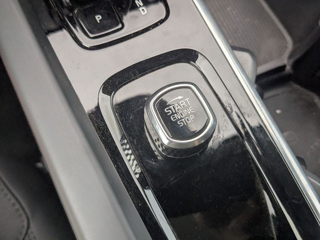 2025 Volvo XC60 B5 Core