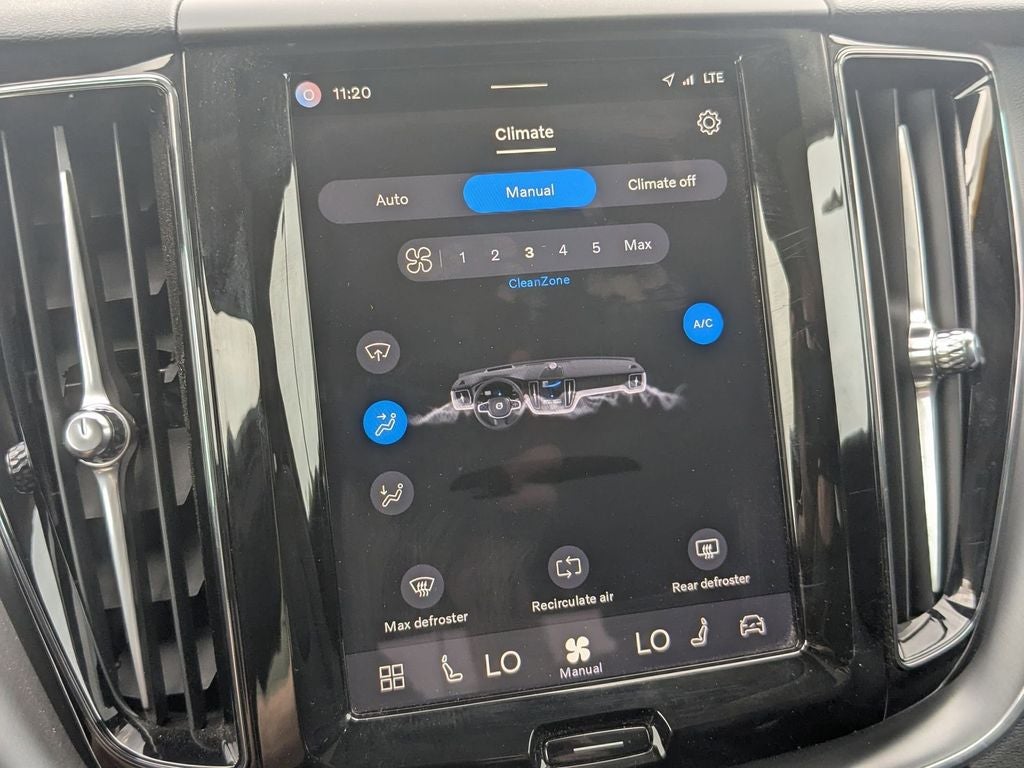 2025 Volvo XC60 B5 Core