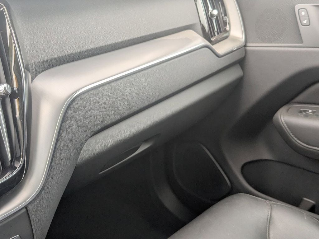2025 Volvo XC60 B5 Core