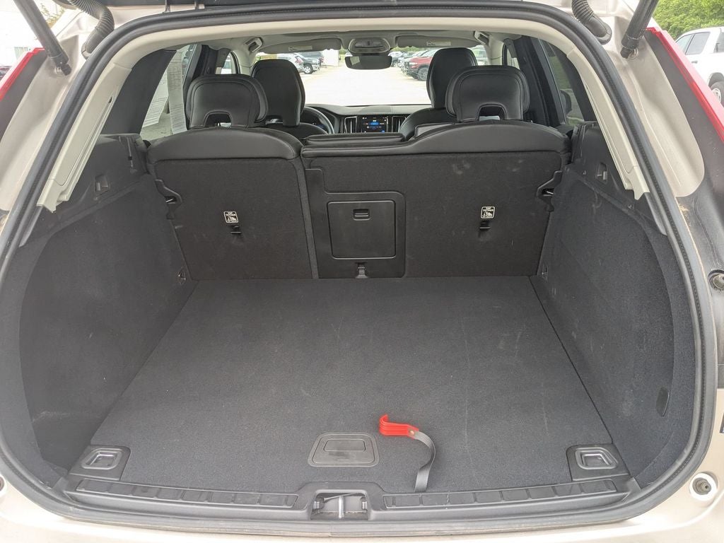 2025 Volvo XC60 B5 Core