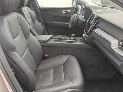 2025 Volvo XC60 B5 Core